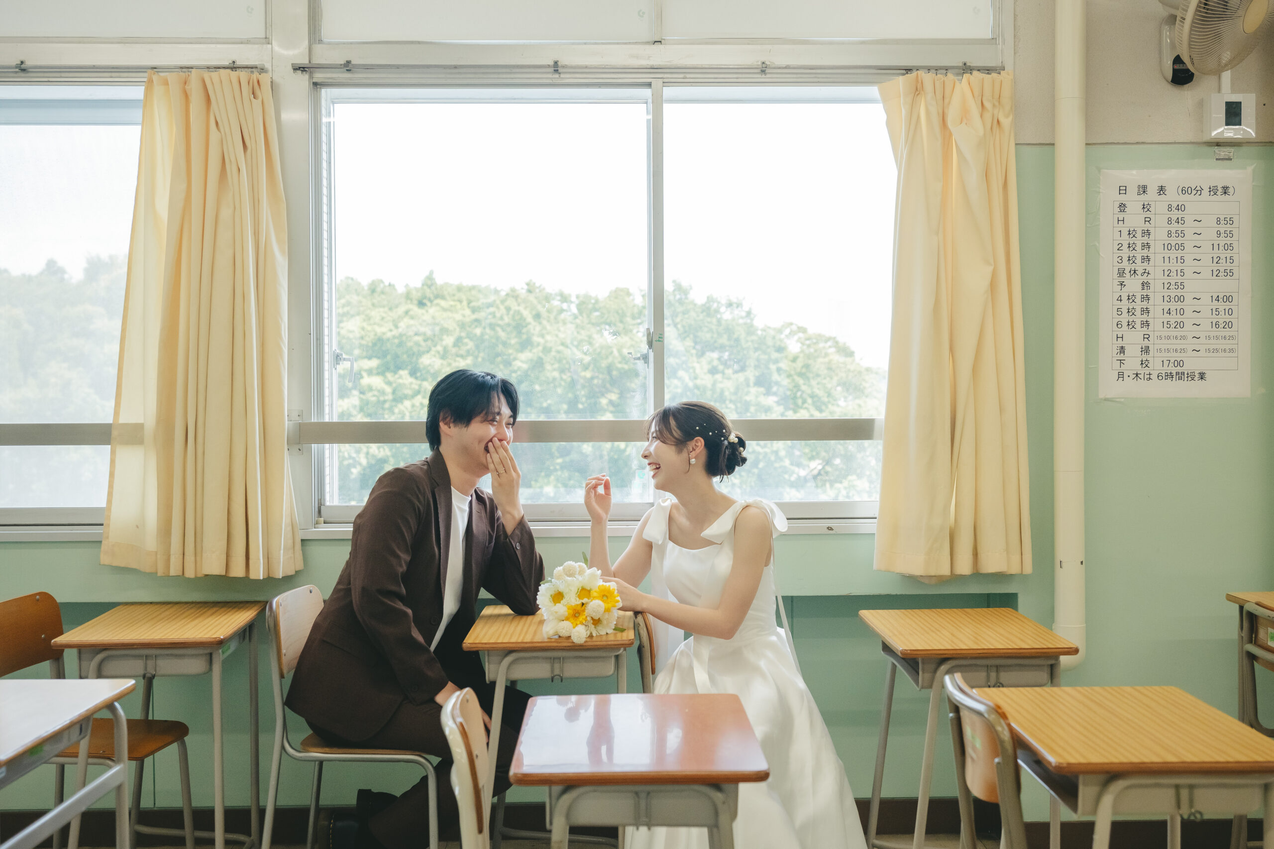 神奈川県の学校ロケーションと相模原公園および夜の街で叶えるストーリー溢れる結婚式前撮り