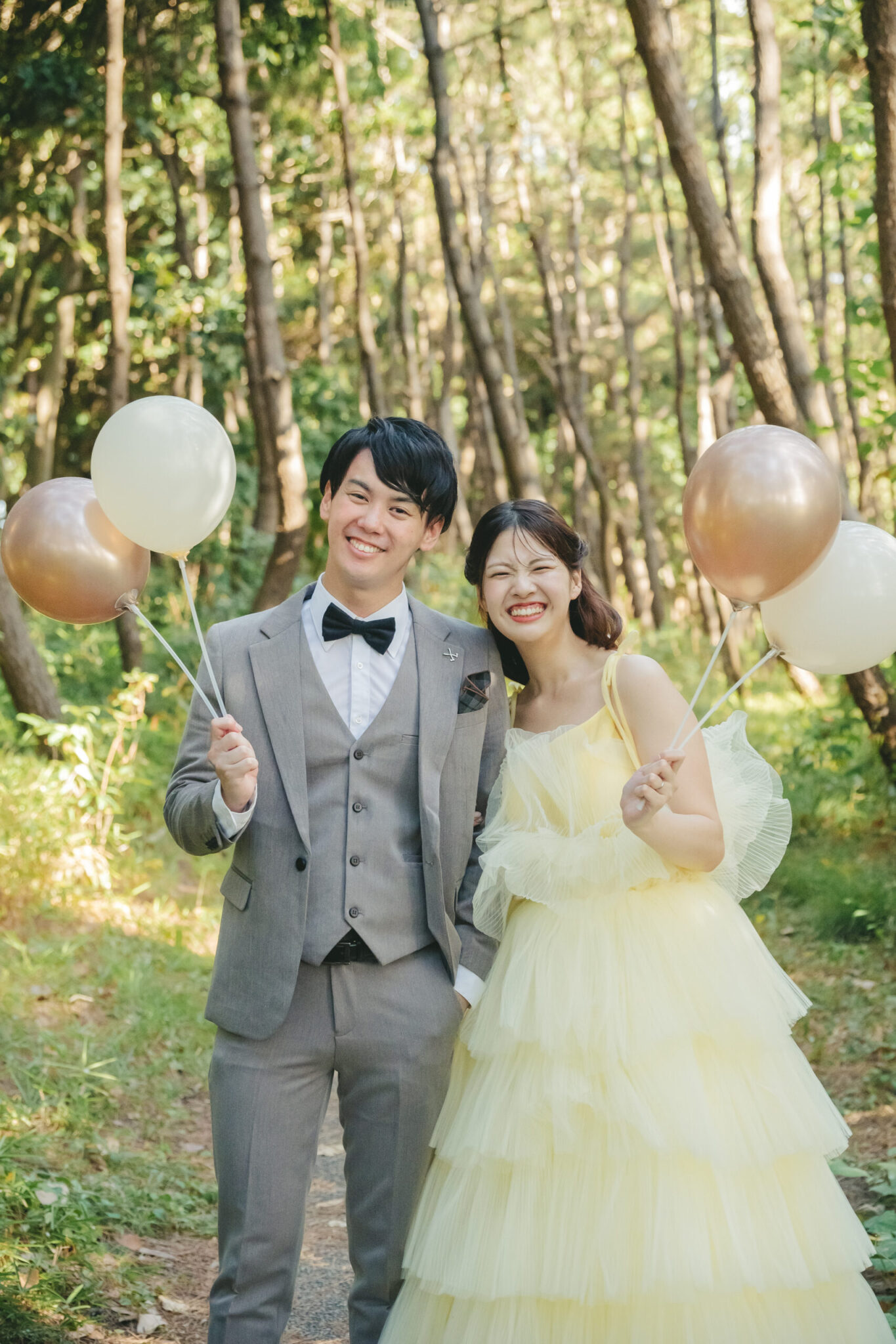 稲毛海浜公園のヤシの木や緑豊かなロケーションを活かしたリゾート風の結婚式前撮り
