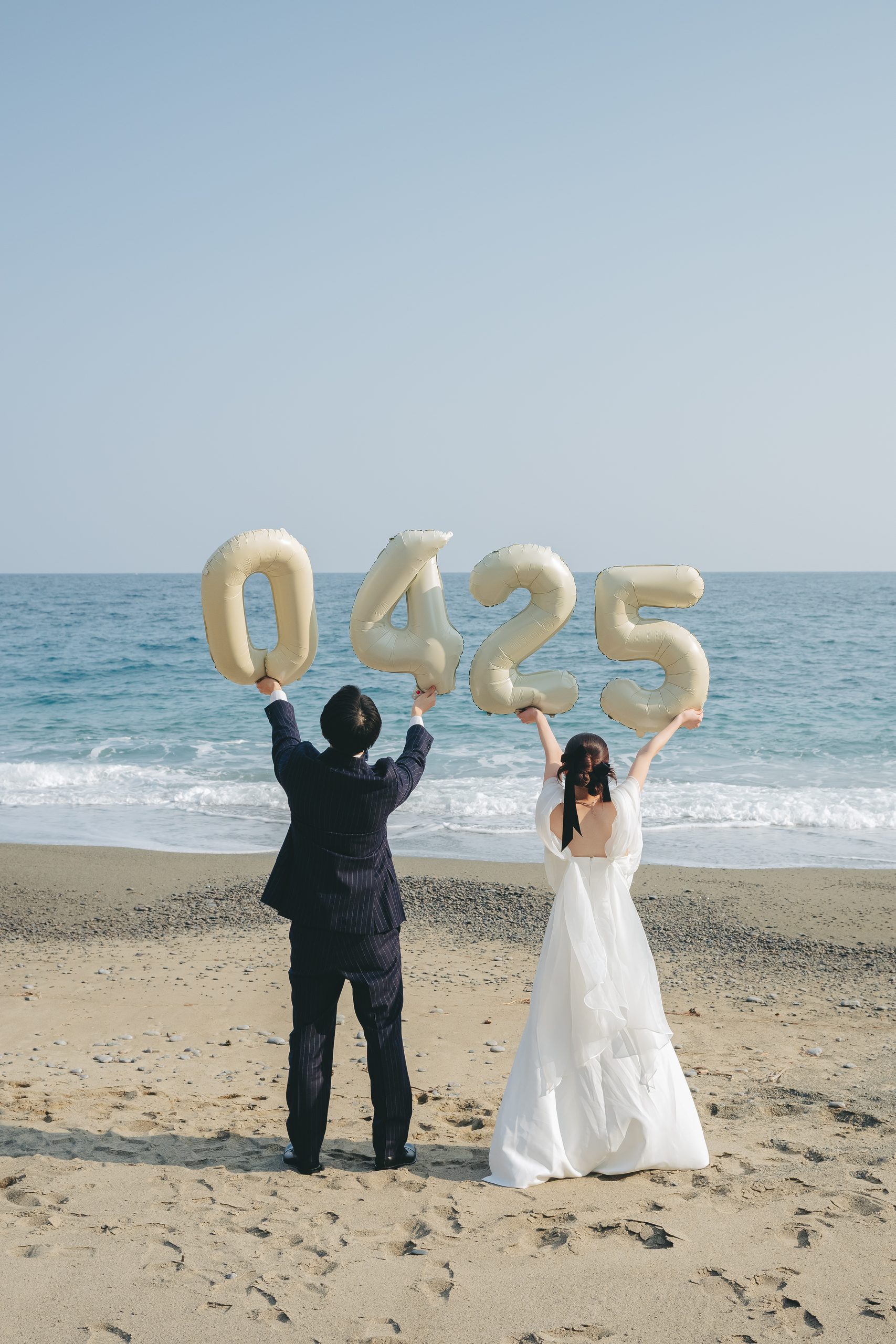 岩手での結婚式前撮りロケーション撮影で笑顔を見せる新郎新婦