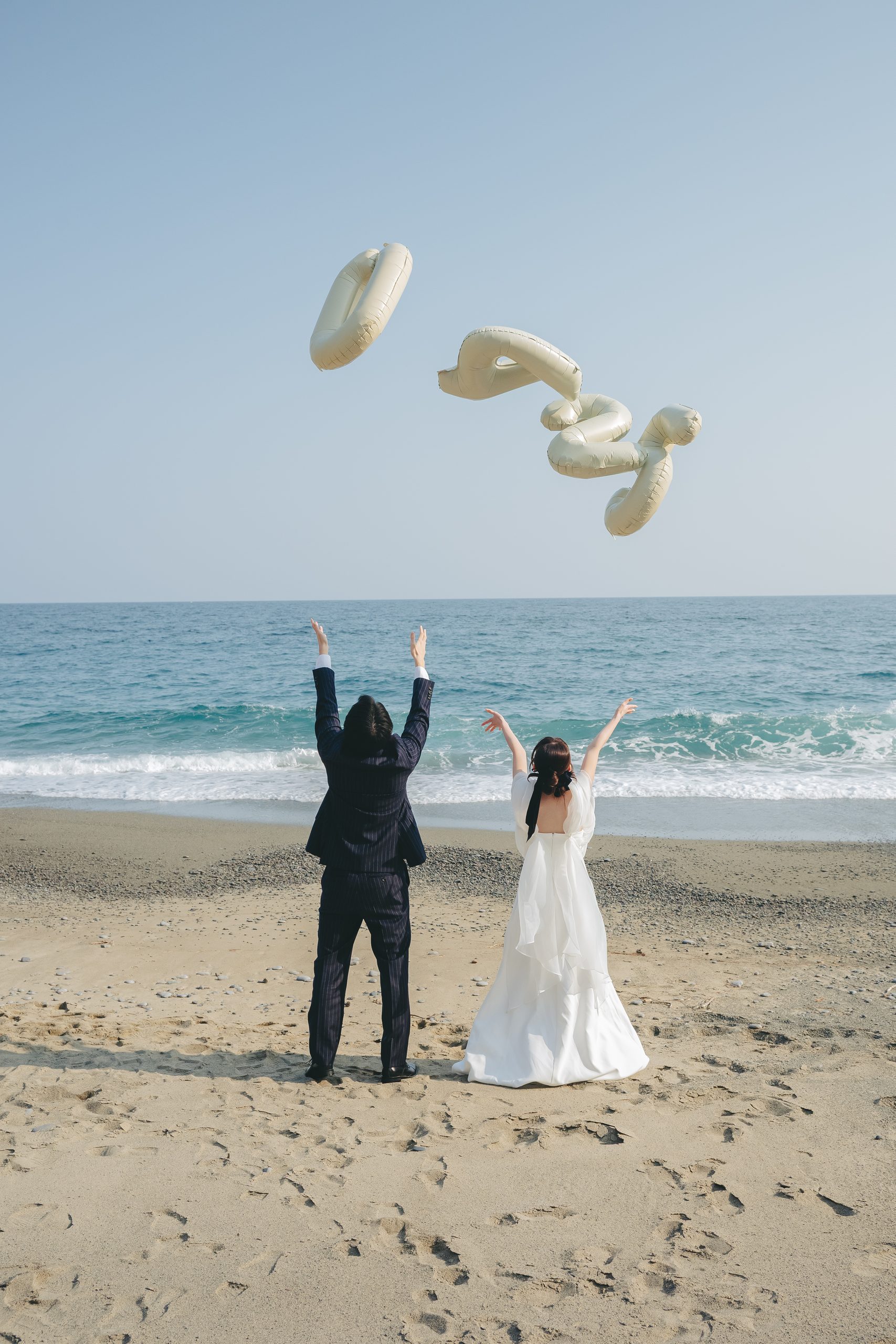 岩手での結婚式前撮りロケーション撮影で笑顔を見せる新郎新婦