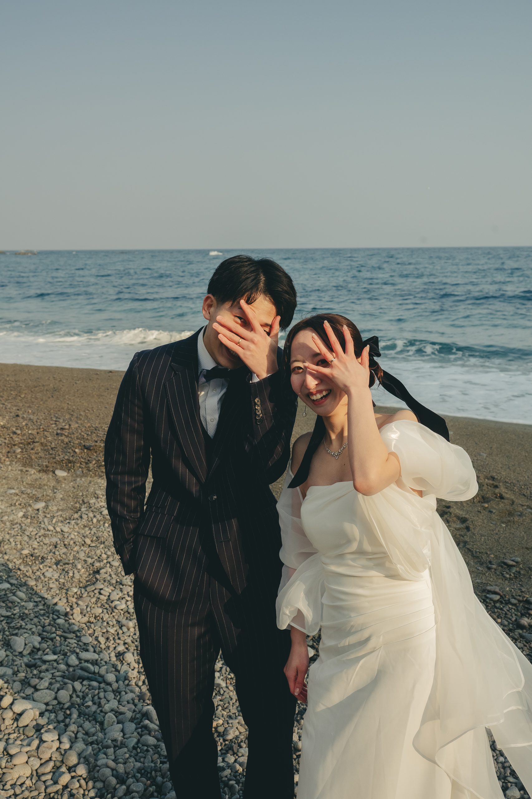 岩手での結婚式前撮りロケーション撮影で笑顔を見せる新郎新婦