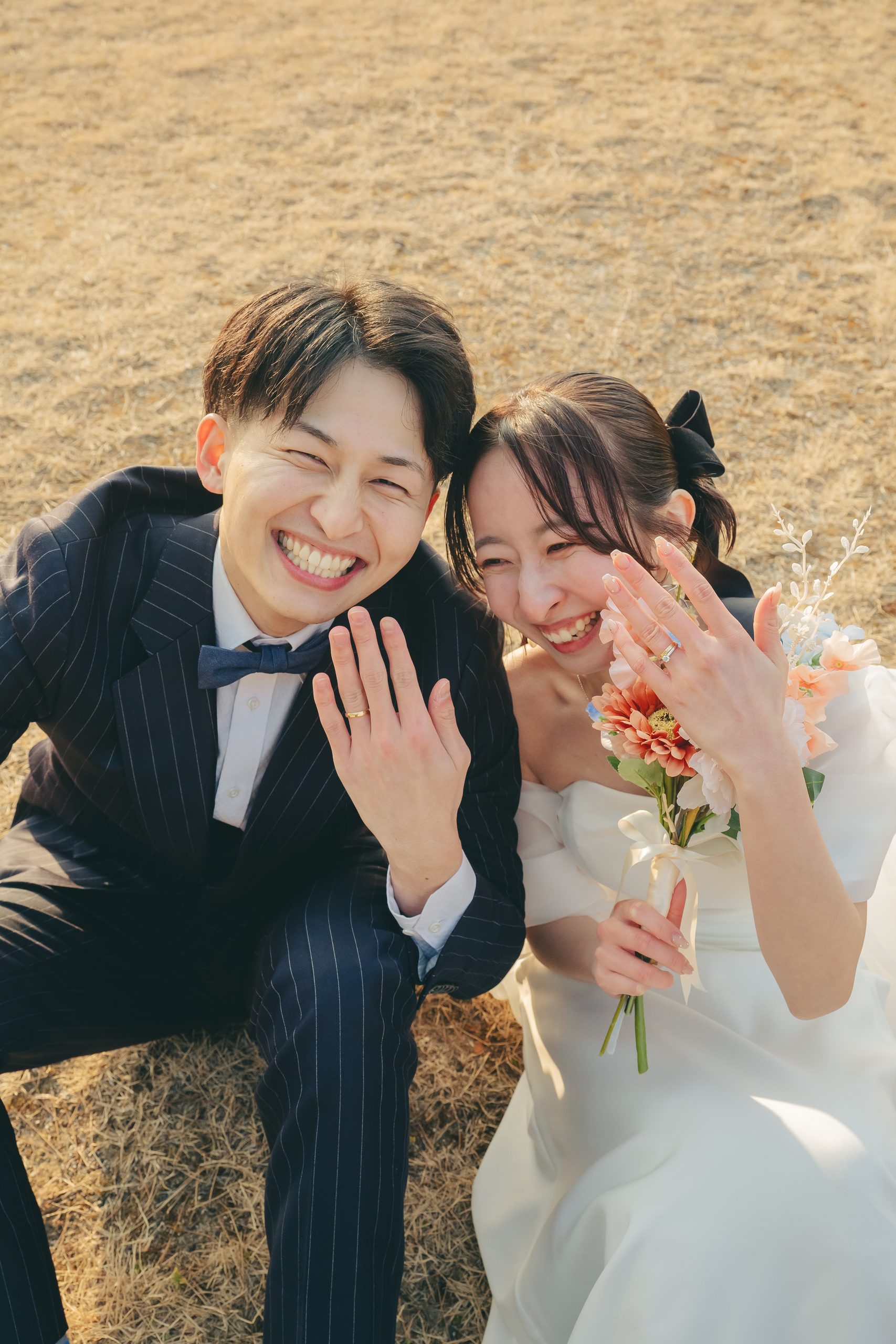 岩手での結婚式前撮りロケーション撮影で笑顔を見せる新郎新婦